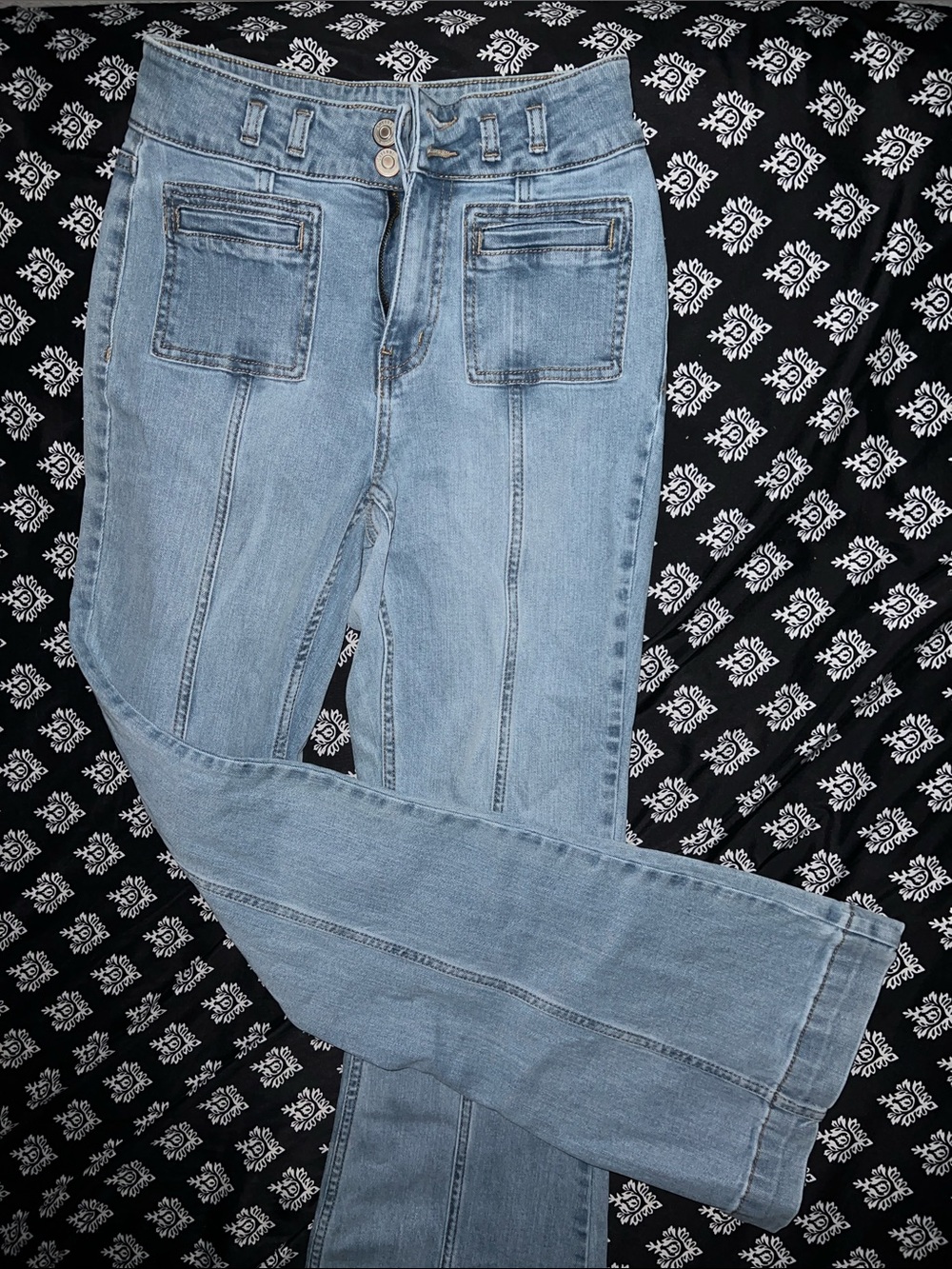 Shyanne Flared Wide-Leg Jeans